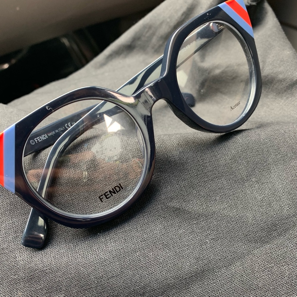Cat eye FENDI frame
